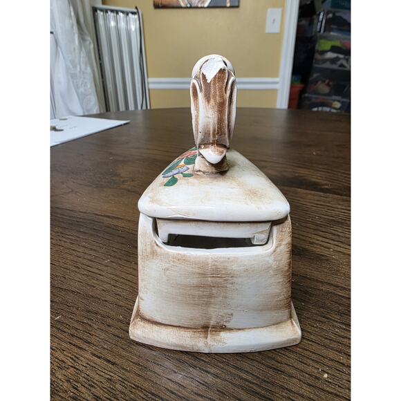 Vintage Delft Italian Ceramic Hinged Trinket Box in Hot Iron Shape Bassano Stamp - Picture 11 of 16